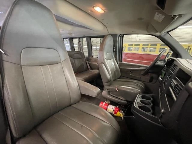2014 GMC Savana - Image 5 of 12