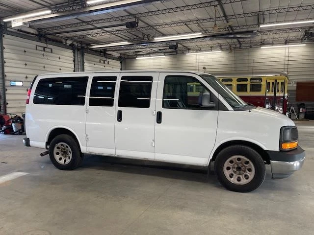 2014 GMC Savana - Image 2 of 12