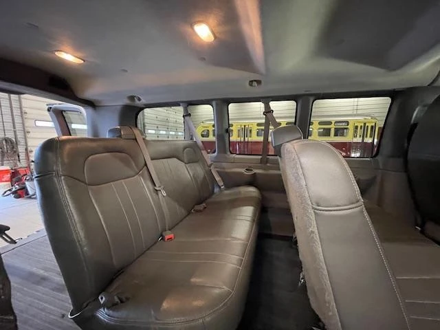 2014 GMC Savana - Image 6 of 12