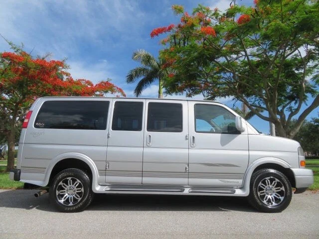 2014 GMC Savana - Image 6 of 12