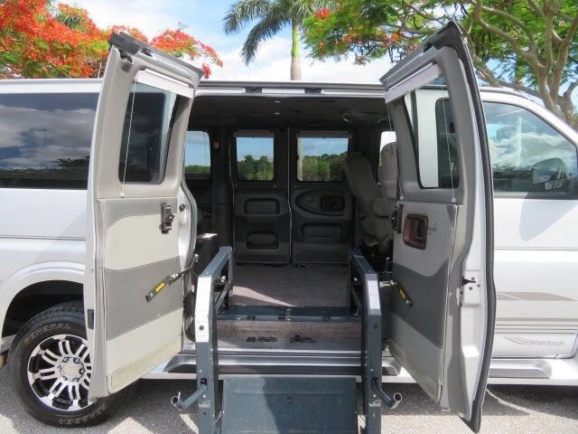 2014 GMC Savana - Image 11 of 12