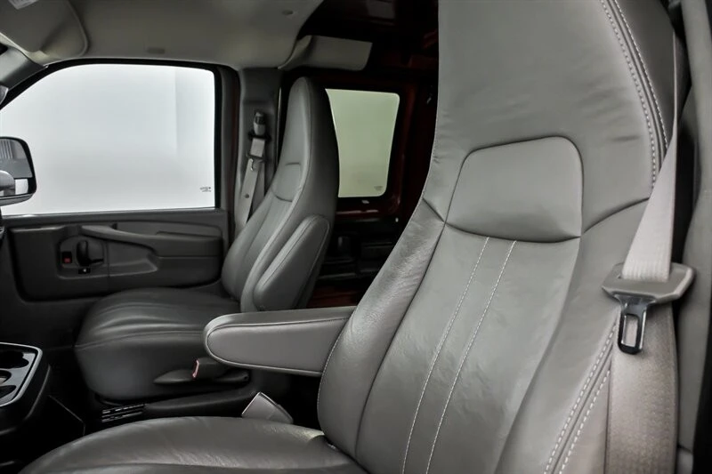 2014 GMC Savana - Image 17 of 21