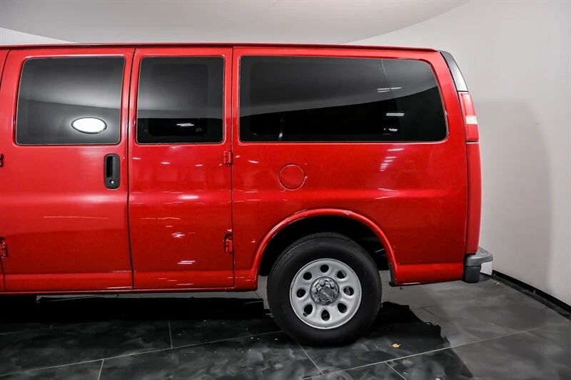2014 GMC Savana - Image 7 of 21