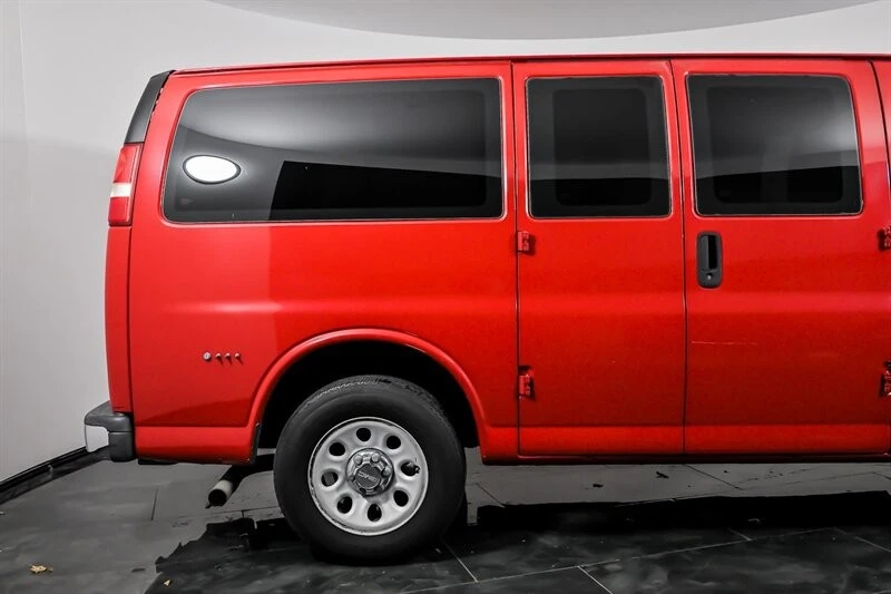 2014 GMC Savana - Image 10 of 21
