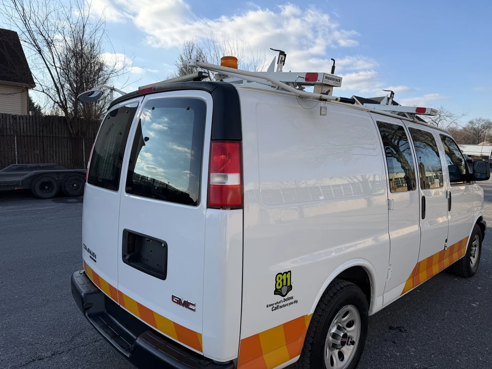2014 GMC Savana - Image 11 of 21