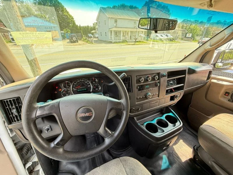 2014 GMC Savana - Image 7 of 11