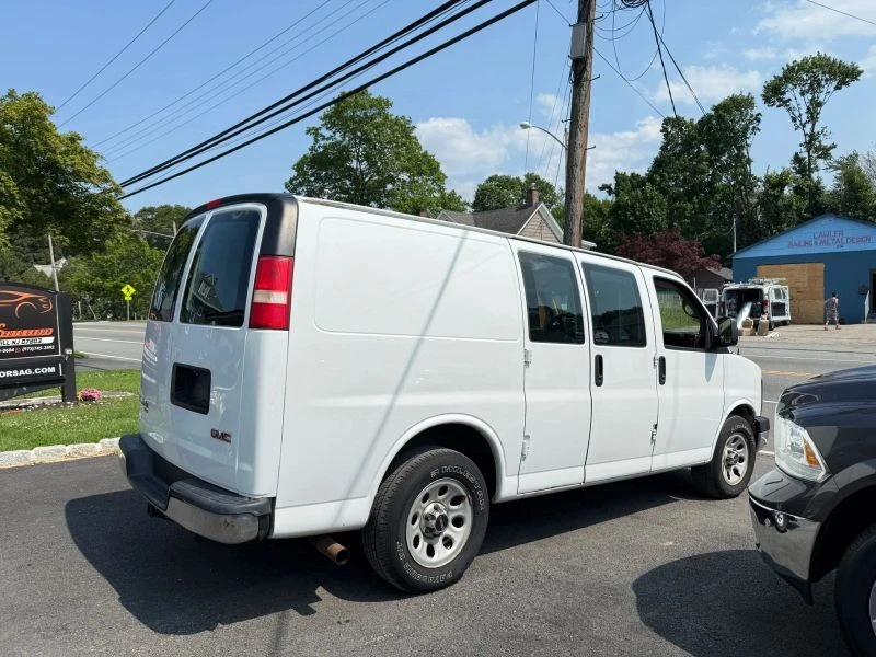 2014 GMC Savana - Image 3 of 11