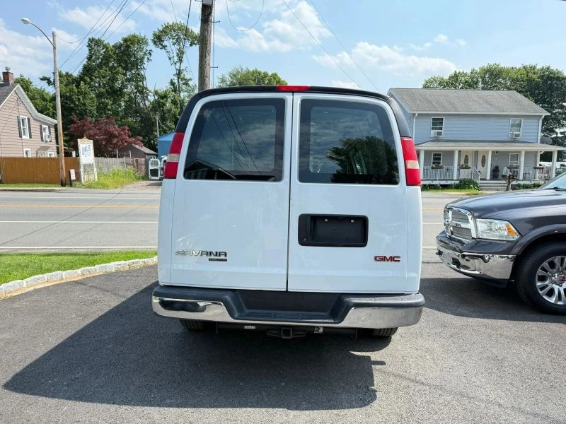 2014 GMC Savana - Image 4 of 11