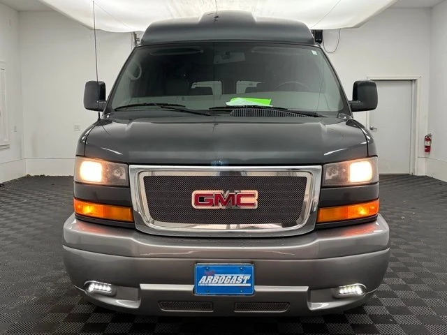 2014 GMC Savana - Image 5 of 12