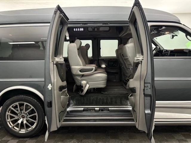 2014 GMC Savana - Image 7 of 12