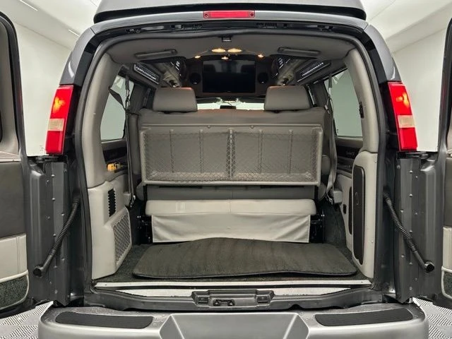 2014 GMC Savana - Image 10 of 12