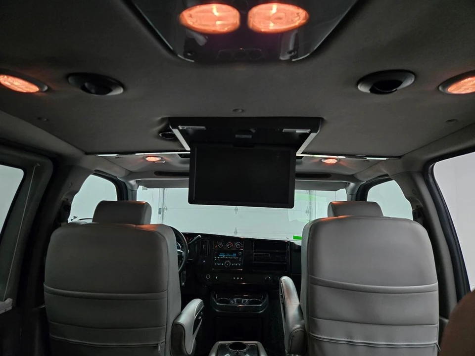 2014 GMC Savana - Image 5 of 12