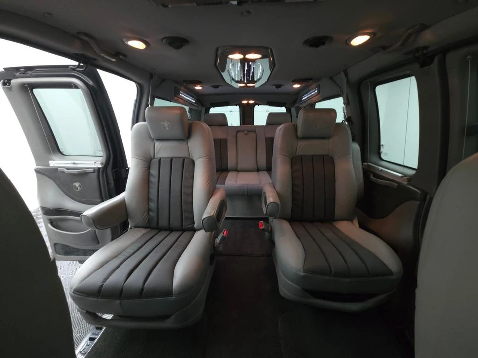 2014 GMC Savana - Image 2 of 12