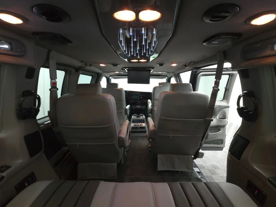 2014 GMC Savana - Image 3 of 12