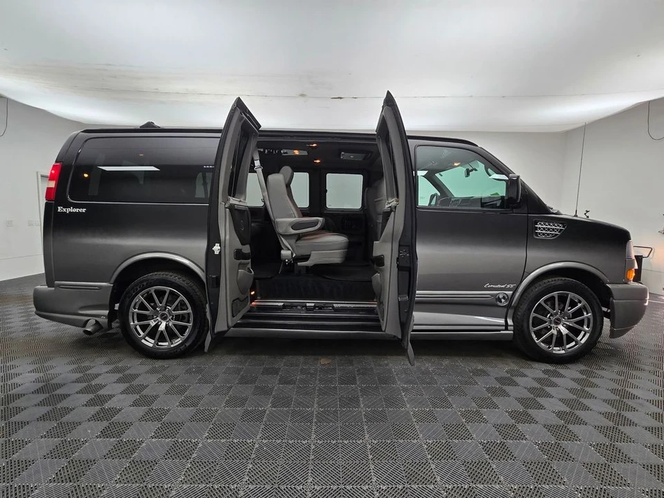 2014 GMC Savana - Image 10 of 12