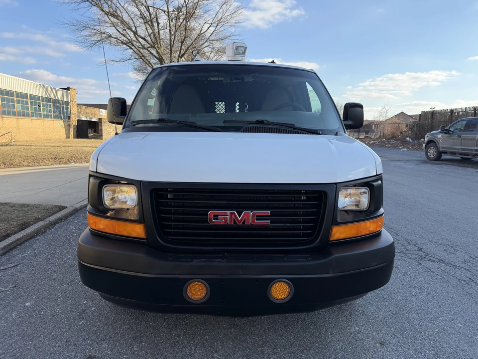 2014 GMC Savana - Image 8 of 21