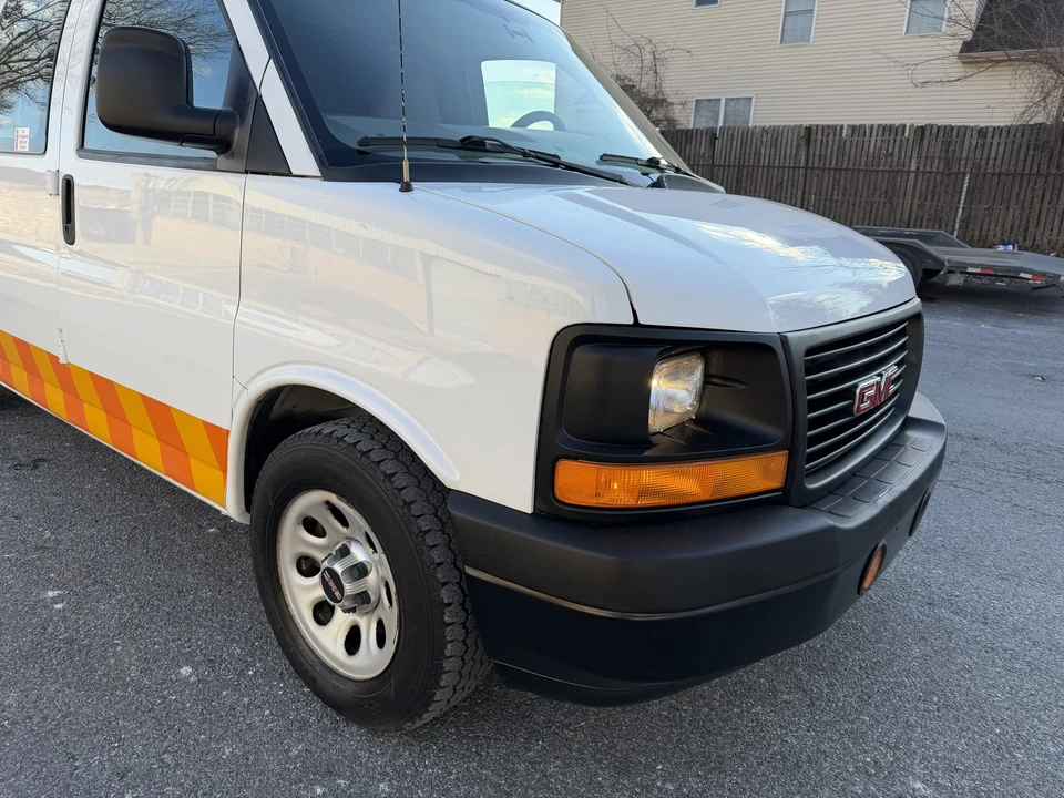 2014 GMC Savana - Image 5 of 21