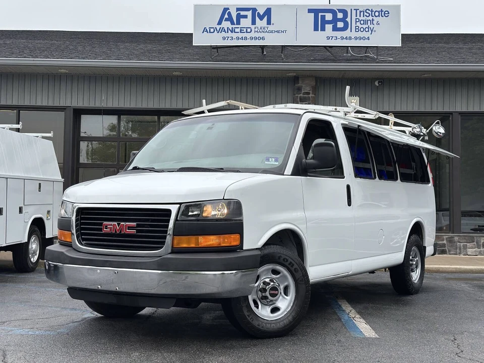 2014 GMC Savana - Image 2 of 21