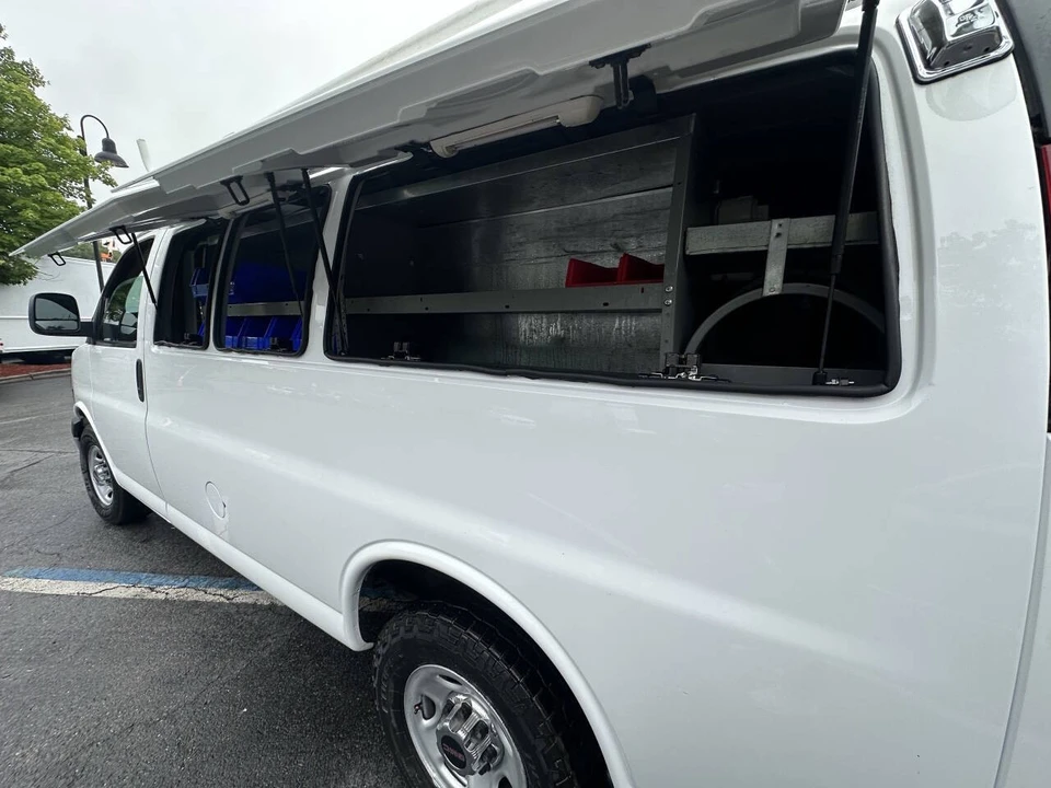 2014 GMC Savana - Image 17 of 21