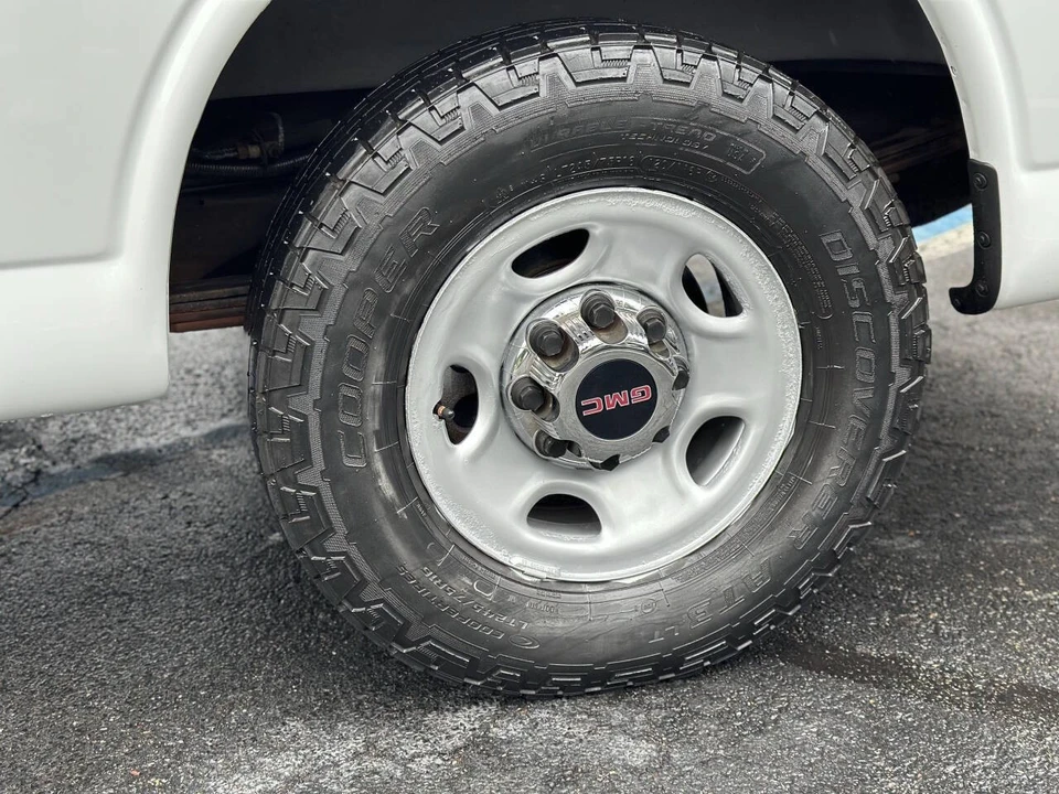 2014 GMC Savana - Image 8 of 12