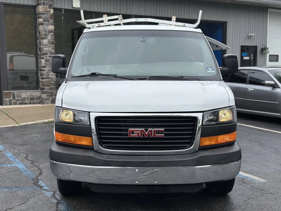 2014 GMC Savana - Image 3 of 12