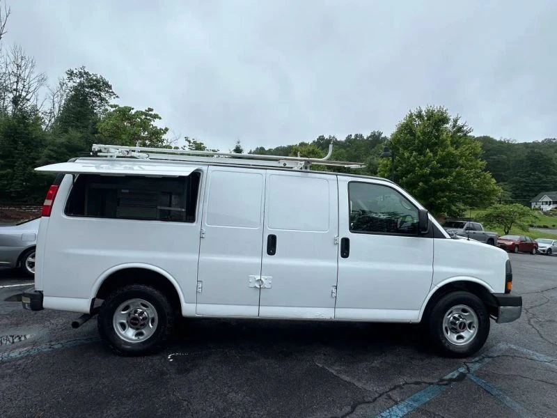 2014 GMC Savana - Image 5 of 12