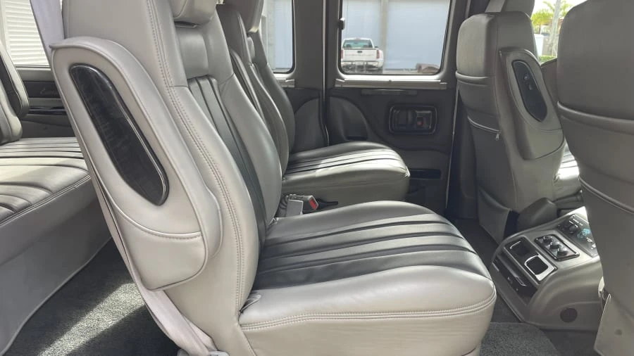 2014 GMC Savana - Image 20 of 29