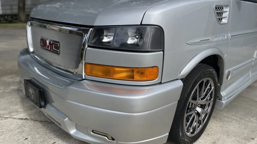 2014 GMC Savana - Image 11 of 29