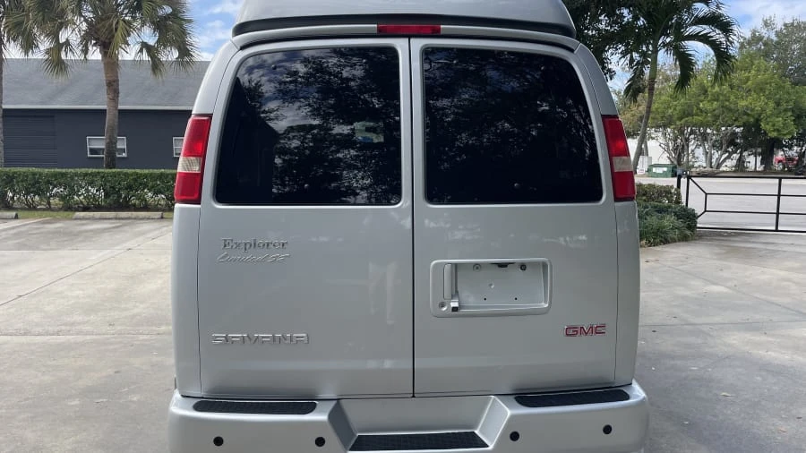 2014 GMC Savana - Image 5 of 29