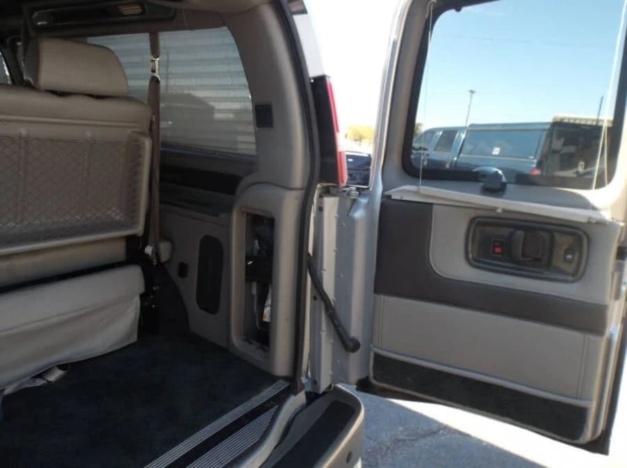 2014 GMC Savana - Image 23 of 24
