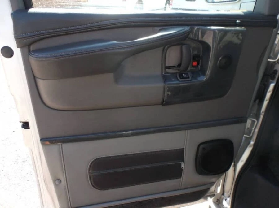 2014 GMC Savana - Image 18 of 24