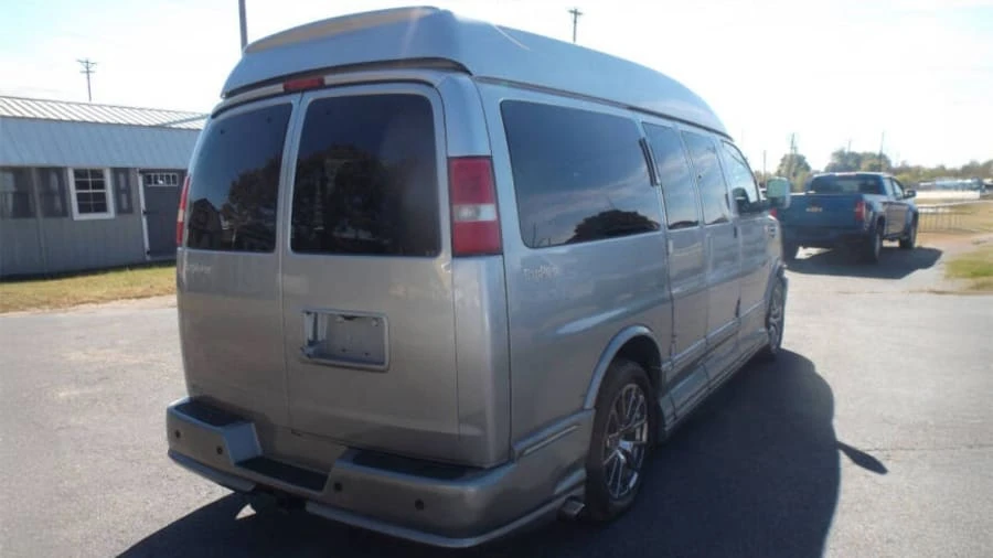 2014 GMC Savana - Image 3 of 24