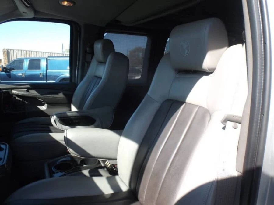 2014 GMC Savana - Image 17 of 24