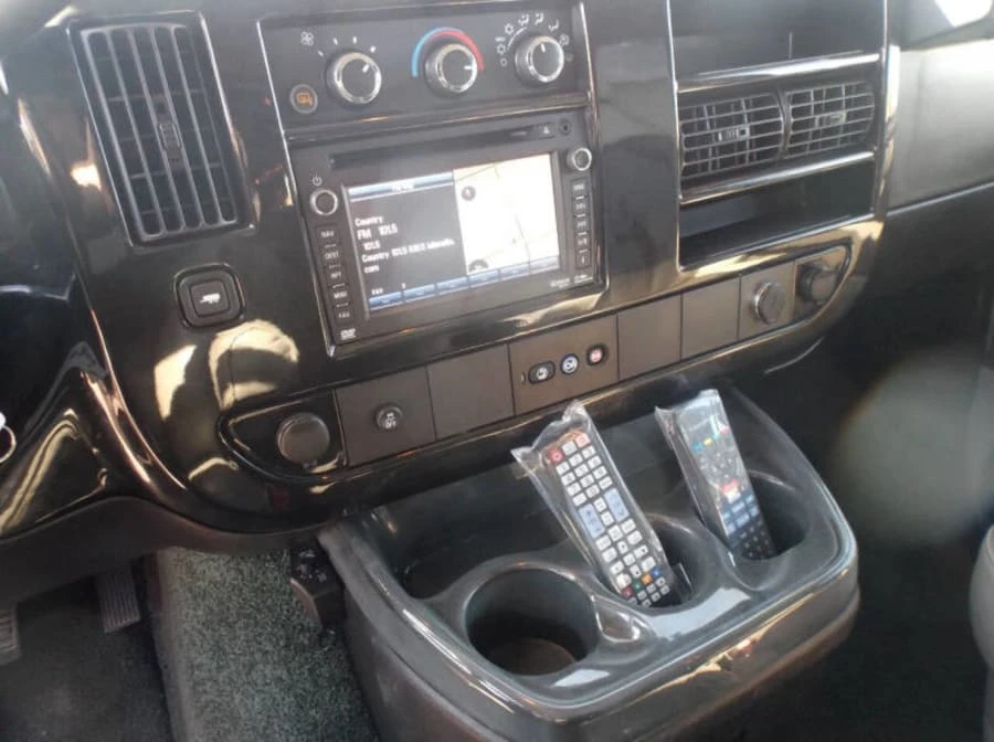2014 GMC Savana - Image 13 of 24