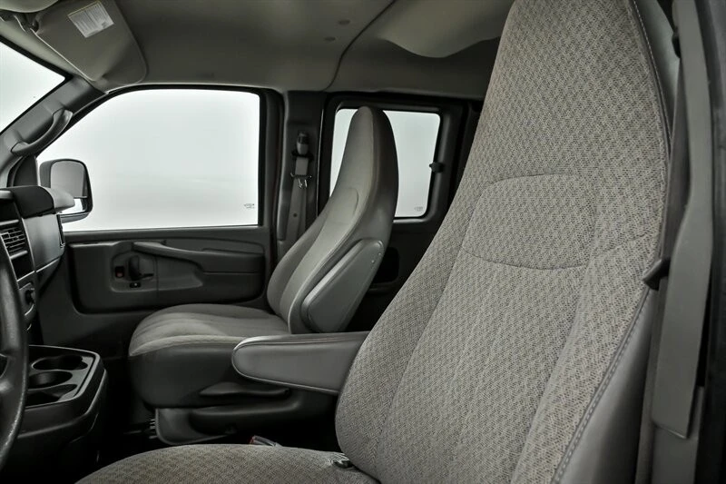 2014 GMC Savana - Image 18 of 21