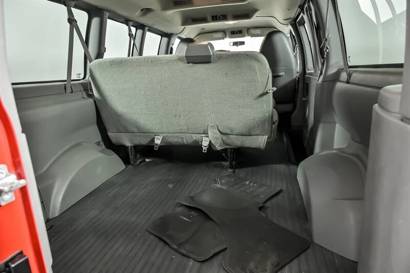 2014 GMC Savana - Image 14 of 21
