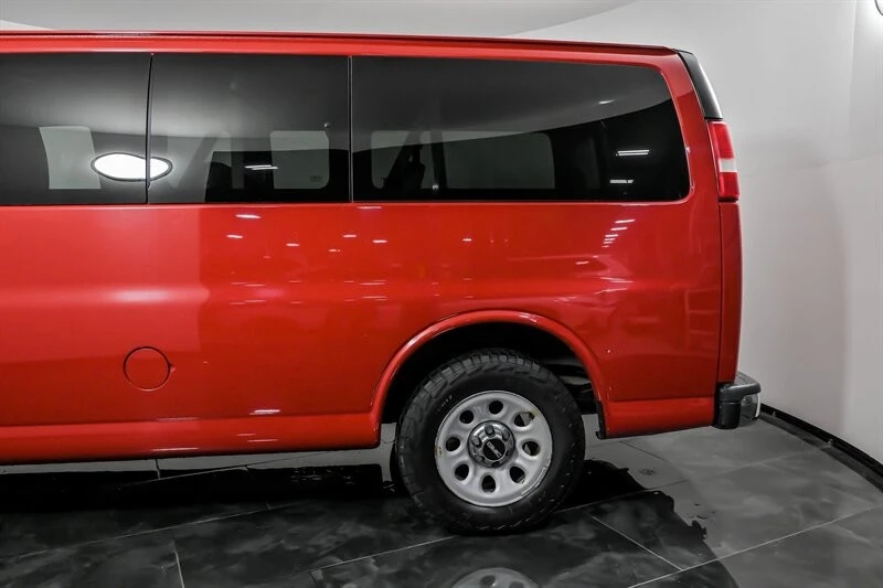 2014 GMC Savana - Image 8 of 21