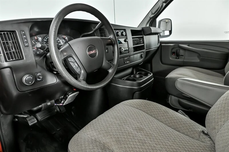 2014 GMC Savana - Image 16 of 21