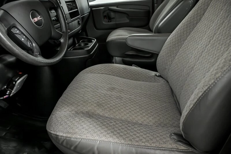 2014 GMC Savana - Image 17 of 21
