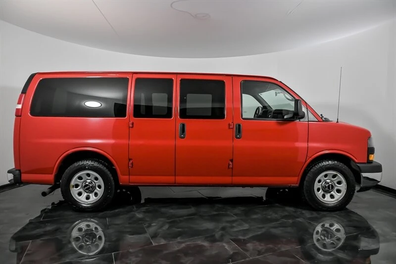 2014 GMC Savana - Image 12 of 21