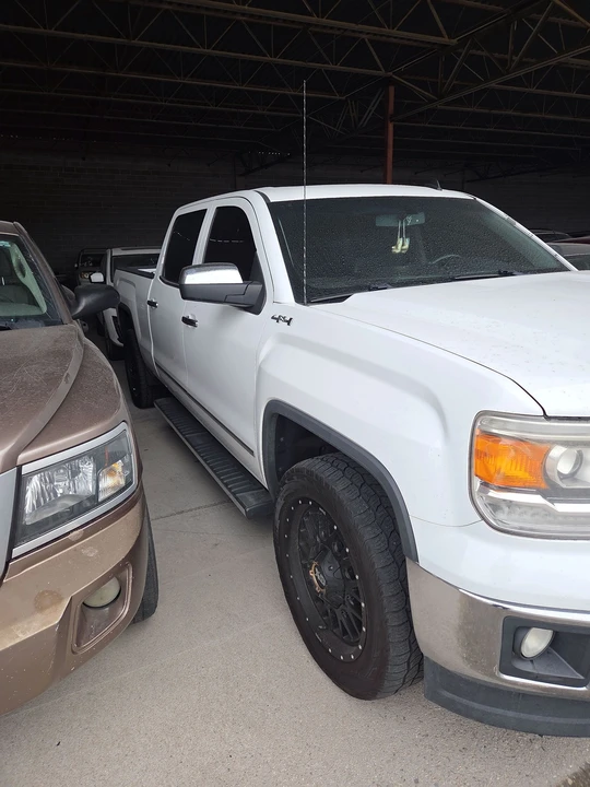 2014 GMC Sierra 4th Gen - Image 3 of 9
