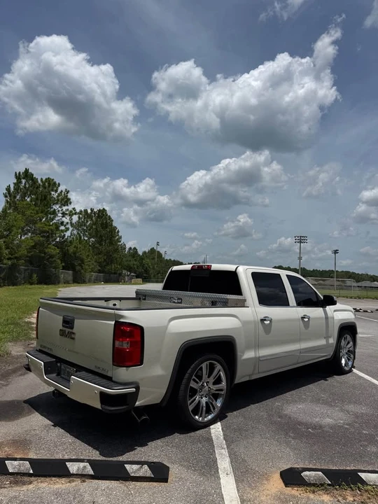 2014 GMC Sierra 4th Gen - Image 5 of 16