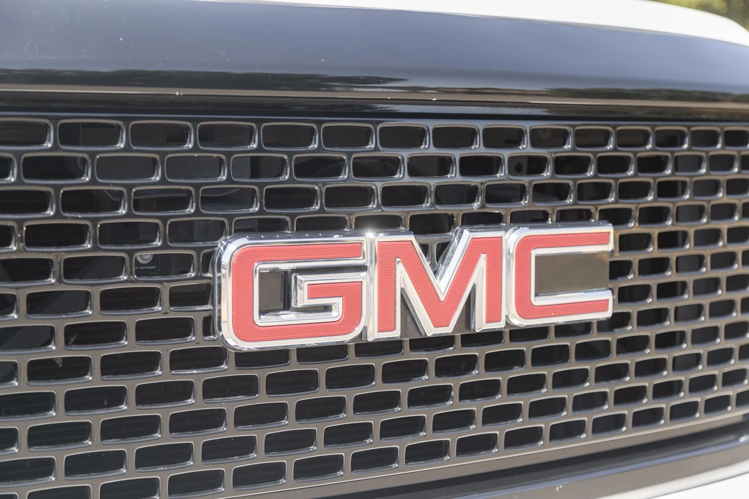 2014 GMC Sierra 4th Gen - Image 11 of 31