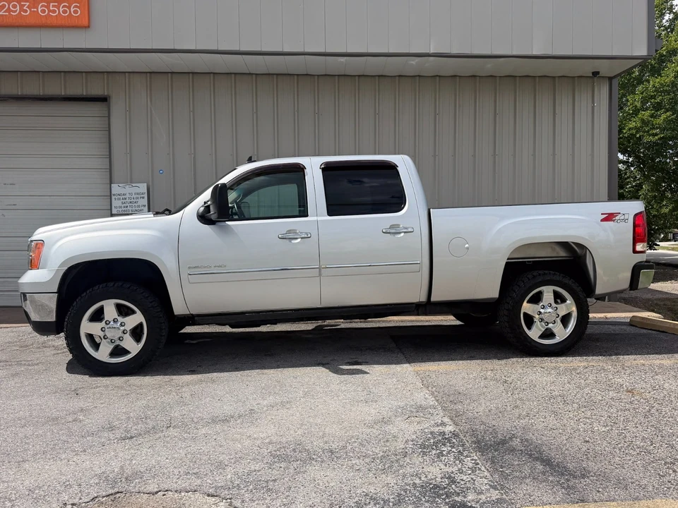 2014 GMC Sierra Heavy Duty 3rd Gen - Image 3 of 31