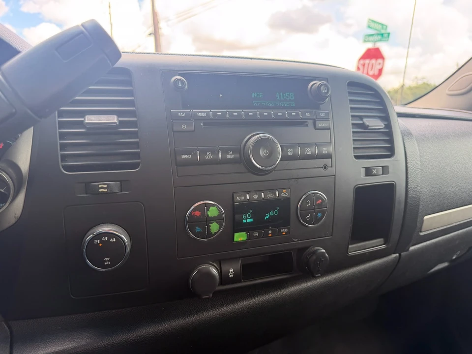 2014 GMC Sierra Heavy Duty 3rd Gen - Image 28 of 31