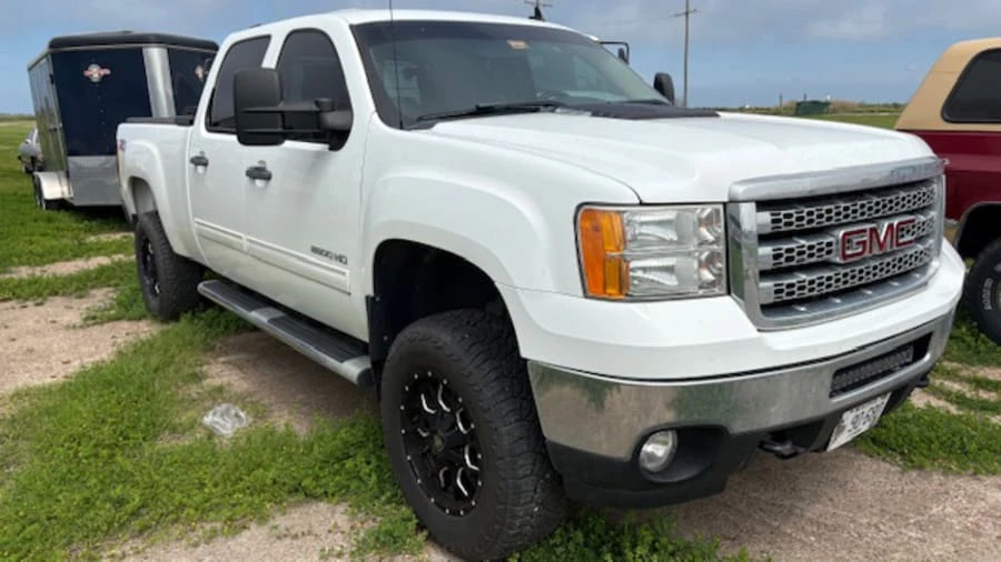 2014 GMC Sierra Heavy Duty 3rd Gen - Image 3 of 8