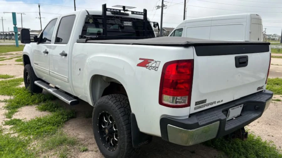 2014 GMC Sierra Heavy Duty 3rd Gen - Image 2 of 8