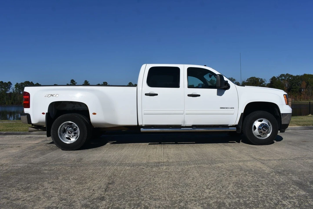2014 GMC Sierra Heavy Duty 3rd Gen - Image 3 of 12