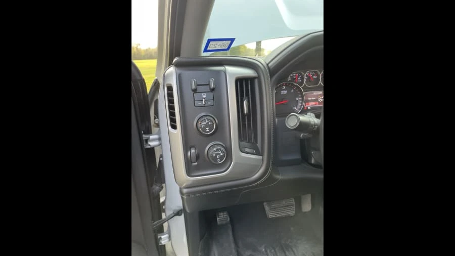 2014 GMC Sierra 4th Gen - Image 9 of 31
