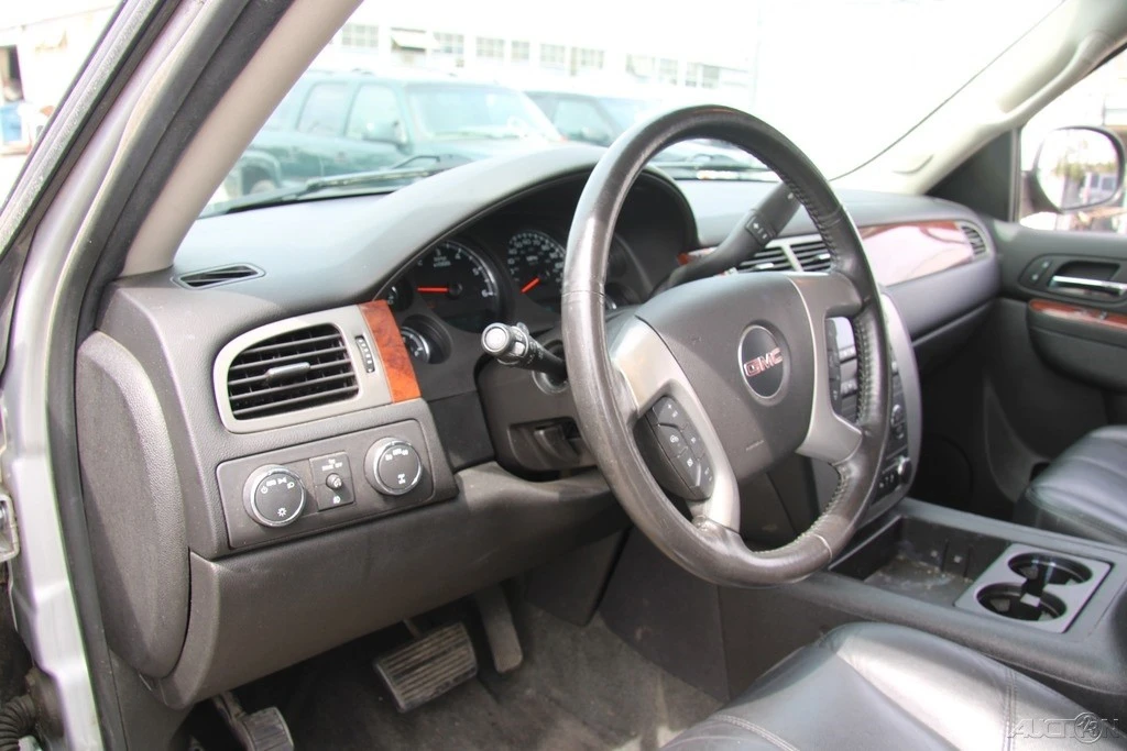 2014 GMC Yukon 3rd Gen - Image 16 of 21